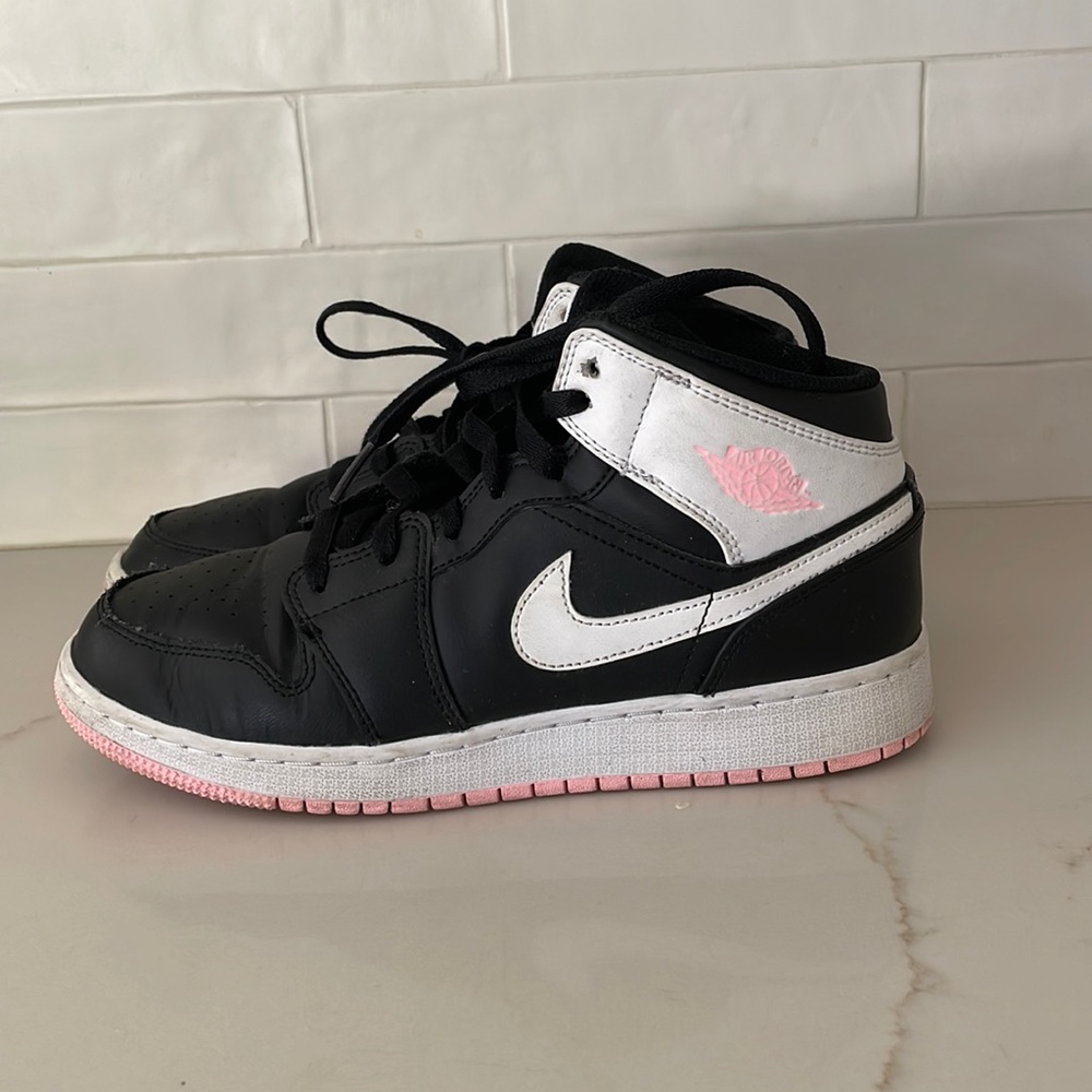 Nike air Jordan mids size US 6.5y EUR 39,